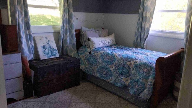 Building Photo - 4805 Linda Ct