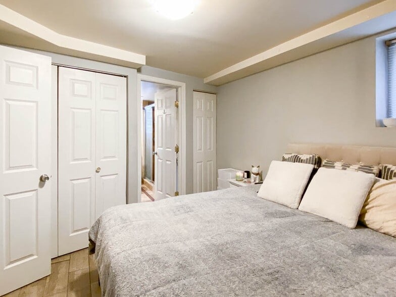 Building Photo - 1619 W Wallen Ave