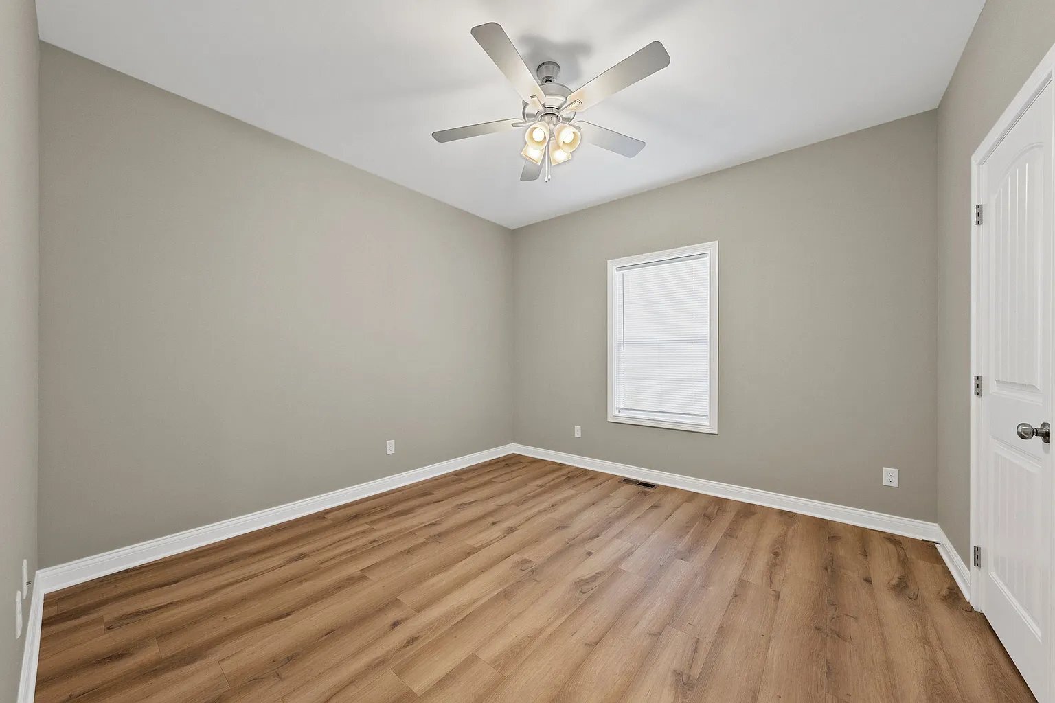 Building Photo - 2613 Cedrus Ave