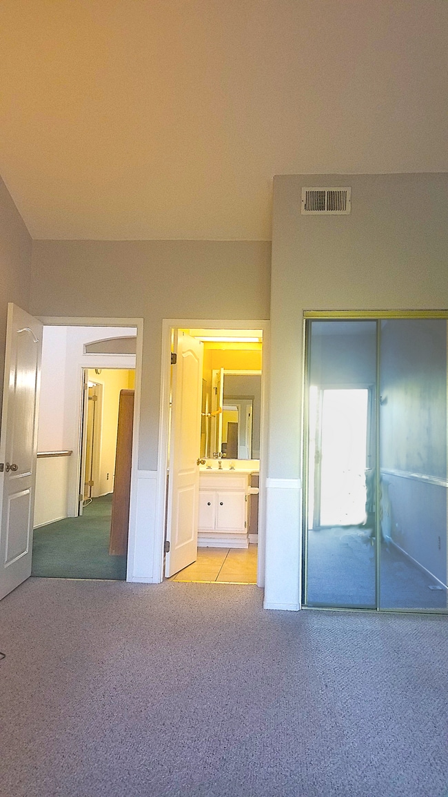 Second Bedroom - also features a dedicated FULL Bathroom! - 18118 Flynn Dr