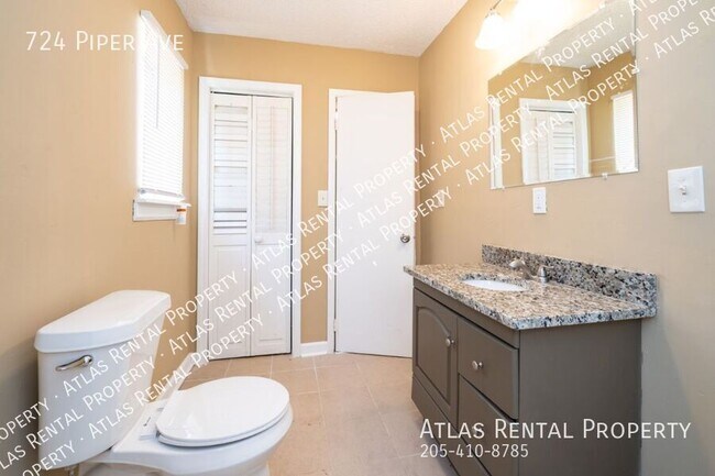 Building Photo - 724 Piper Ave