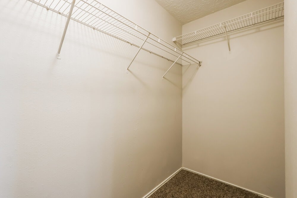 Building Photo - 21818 Hemlock Park Dr