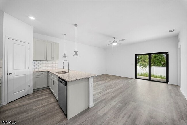 Building Photo - 4716 29th St SW