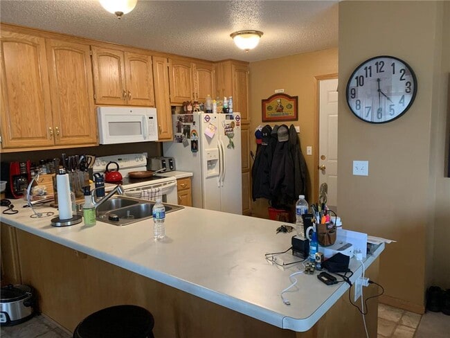 Building Photo - 1021 6th Ave NE