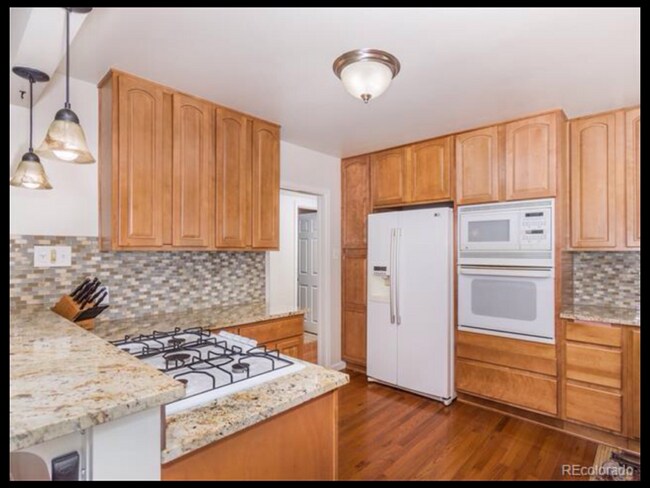 Building Photo - 1067 Ursula St