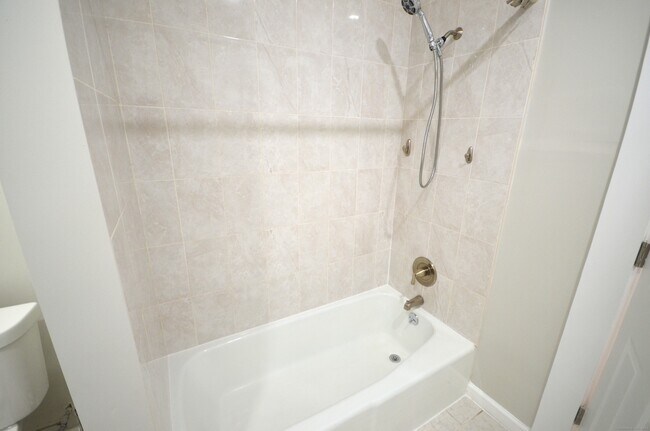 Building Photo - 68 Westfield Ave