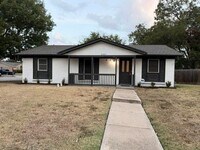 Building Photo - 6001 Lindy Ln