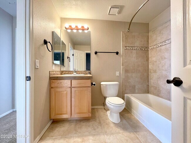 Building Photo - 1500 E Pusch Wilderness Dr