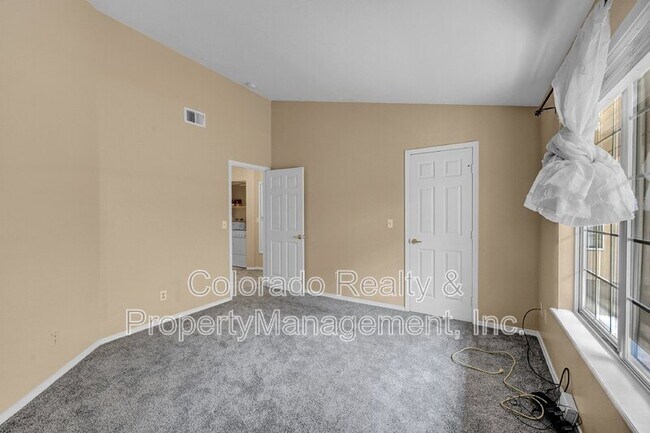 Building Photo - 8601 E Dry Creek Rd