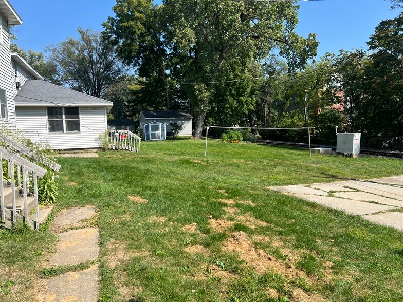 Building Photo - 1801 Loftsgordon Ave