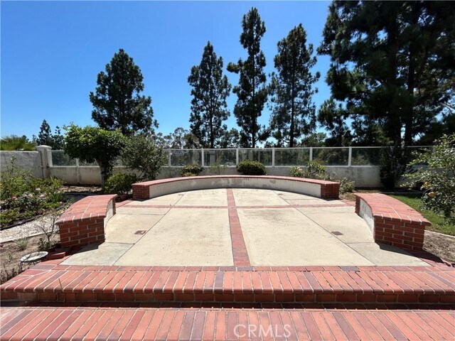 Building Photo - 8132 E Hillsdale Dr
