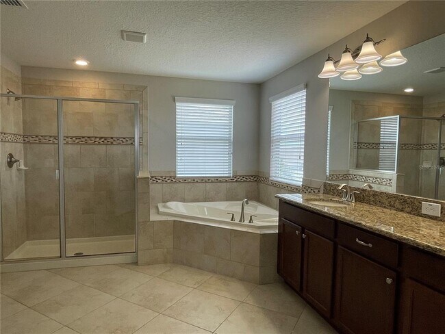 Building Photo - 15168 Evergreen Oak Loop