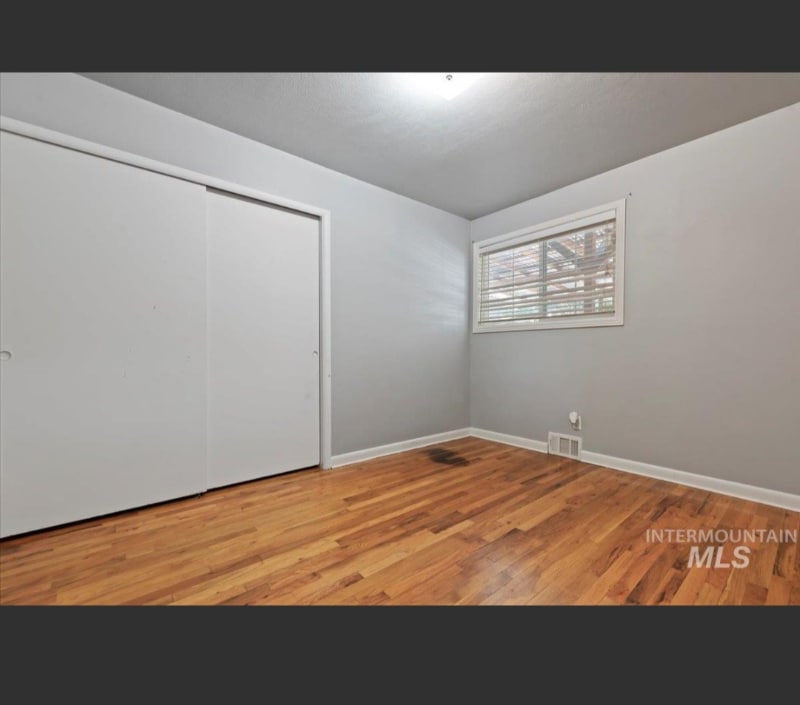 Building Photo - 425 W Pine Ave