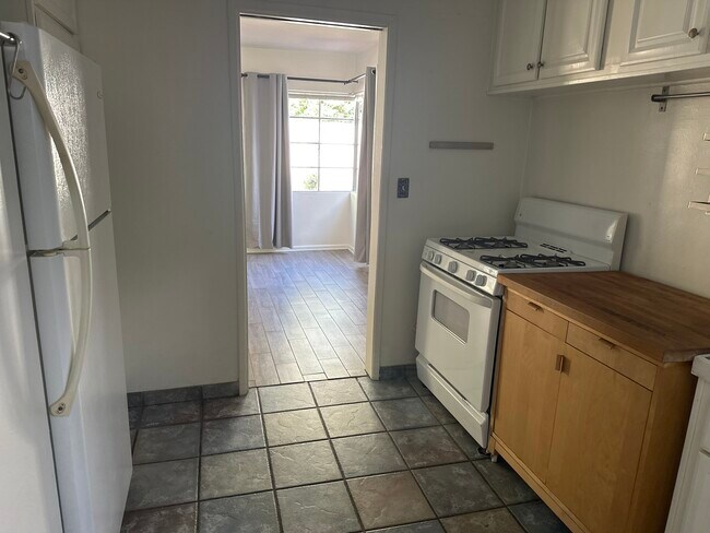 Kitchen to living room - 710 Copeland Ct