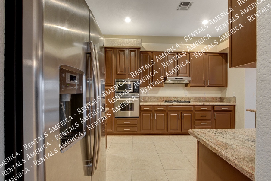 Building Photo - 8960 Echo Ridge Dr