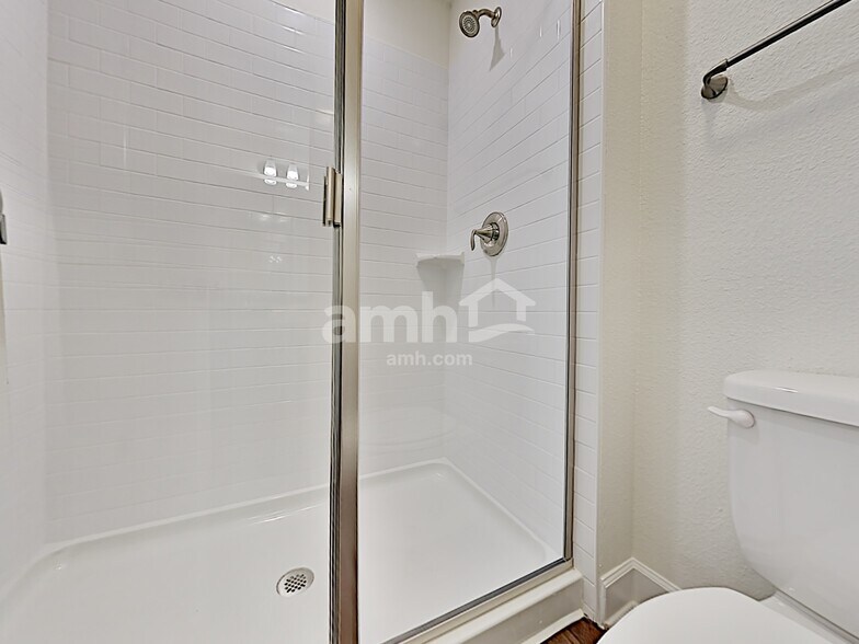 Building Photo - 8674 Highfield Ave