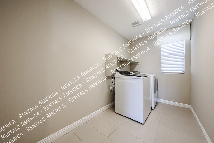 Building Photo - 1400 Flintlock Dr