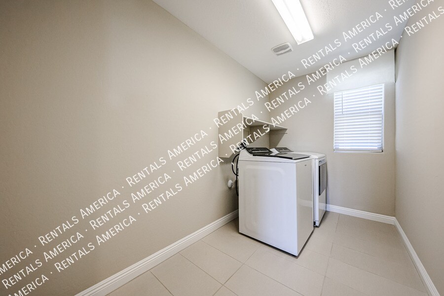 Building Photo - 1400 Flintlock Dr