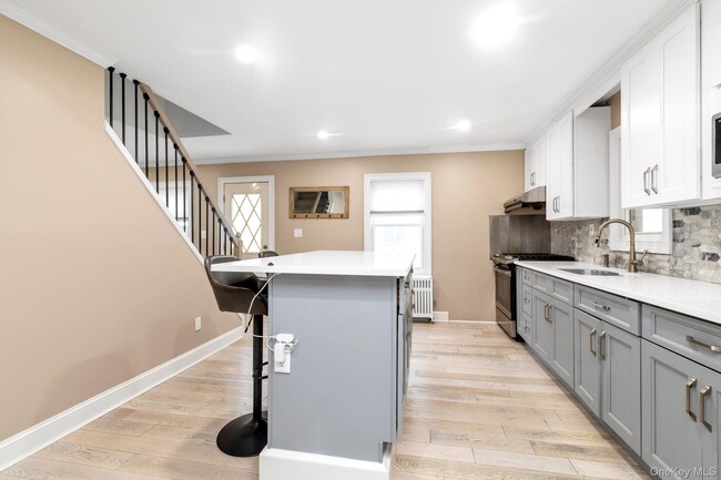 Building Photo - 98 Ethel St