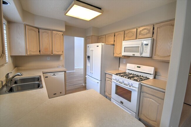 Building Photo - North Star, Desert Ridge and La Cueva School District