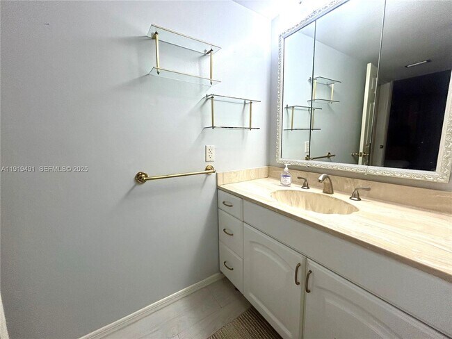 Building Photo - 3031 N Ocean Blvd