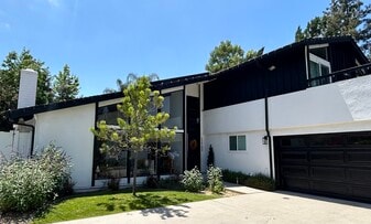Building Photo - 22700 Flamingo St