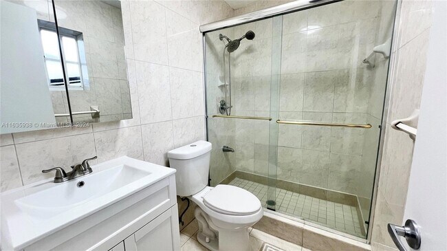 Building Photo - 3910 SW 134th Ave