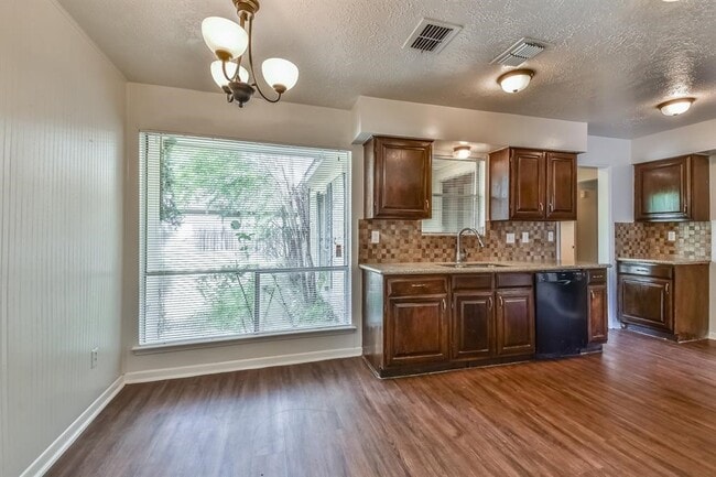 Building Photo - 16626 Royal Mile Ln