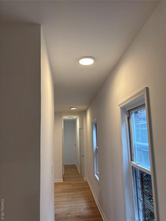 Building Photo - 10-59 McBride St