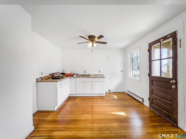 Building Photo - 31 Loveland St