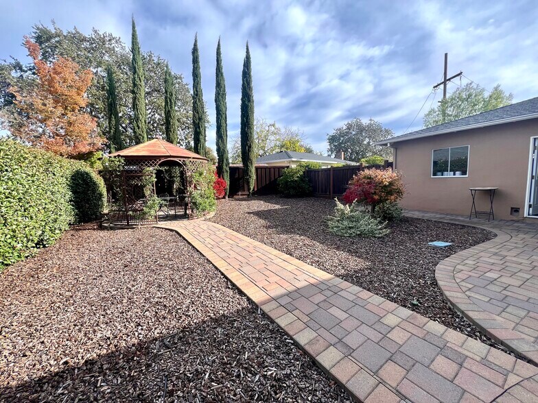 Building Photo - 3799 El Campo Ct