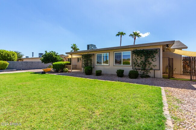 Building Photo - 3528 E Cortez St