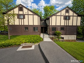 Building Photo - 9 Tara Dr