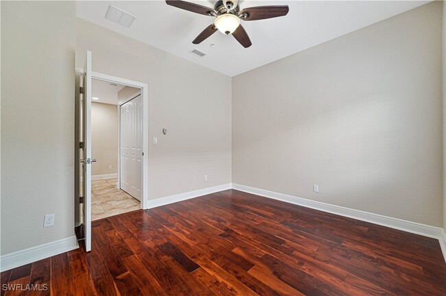 Building Photo - 12091 Santaluz Dr
