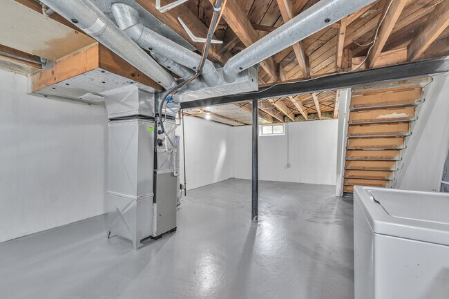Building Photo - 3354 Coolidge Hwy