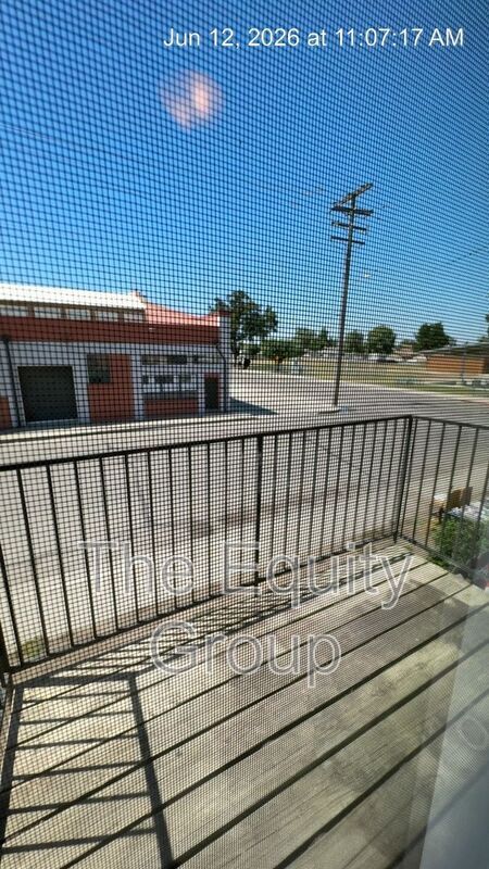 Building Photo - 526 S Bridge St
