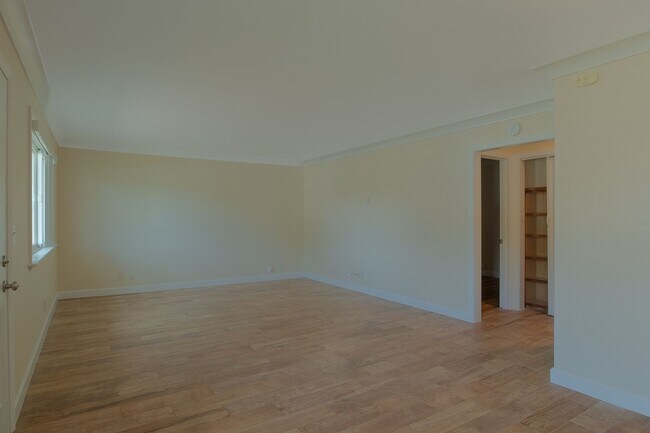 Building Photo - 2 Bedroom + 1 Bathroom Condo  | Marina Village | Port Hueneme | Unfurnished