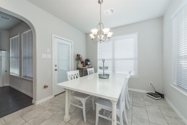 Building Photo - MOVE-IN SPECIAL! This beautiful home, located in the desirable EMS-ISD is what you've been lookin...