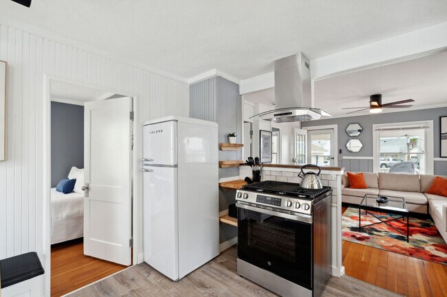 Building Photo - 9 N St