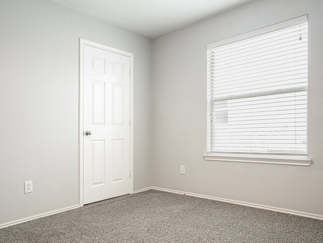 Building Photo - 2414 Alcove Foster Ct