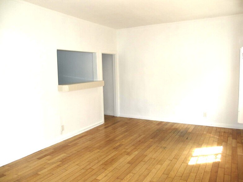 Building Photo - 1204 N Citrus Ave