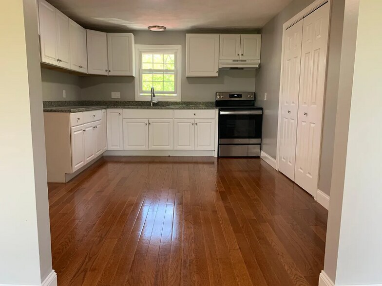 Building Photo - 58 Viscoloid Ave