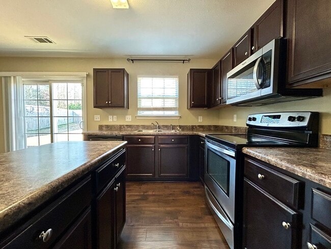 Building Photo - 3987 Tallowtree Ln