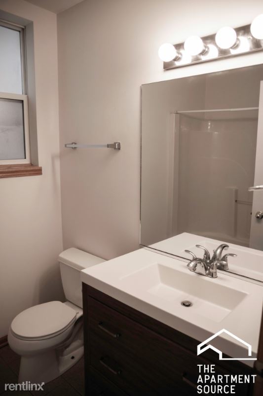 Building Photo - 3 br, 2 bath House - 3327 N Sheffield Ave