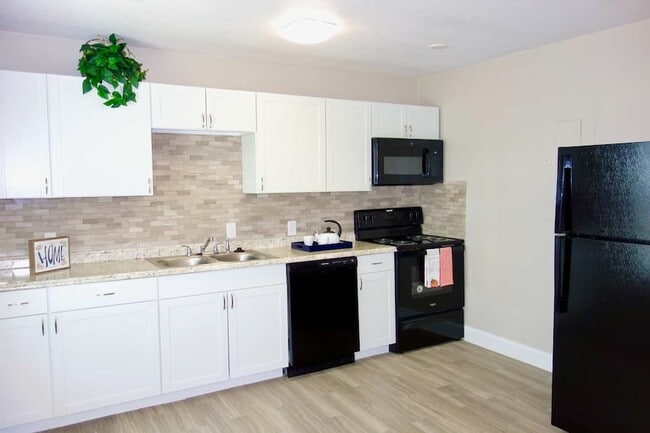 Building Photo - 1212 Glen Garden Dr