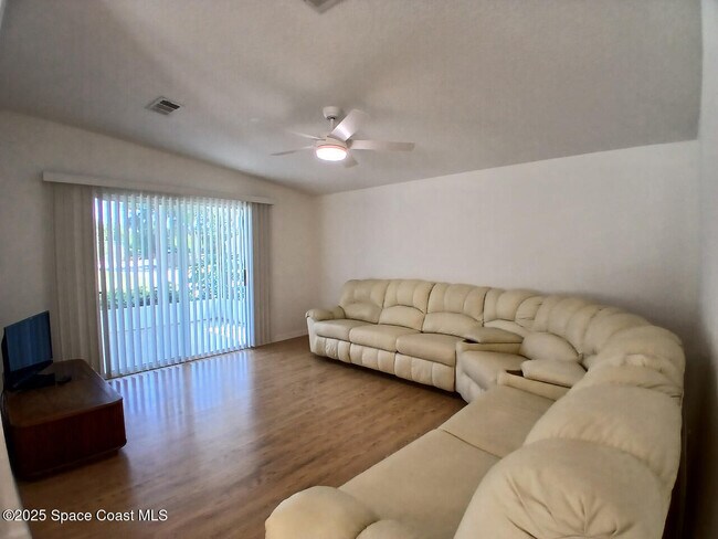 Building Photo - 4375 Sea Gull Dr