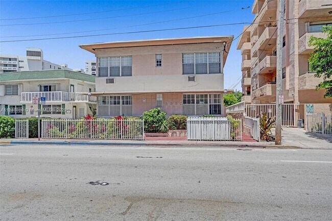 Building Photo - 6860 Abbott Ave