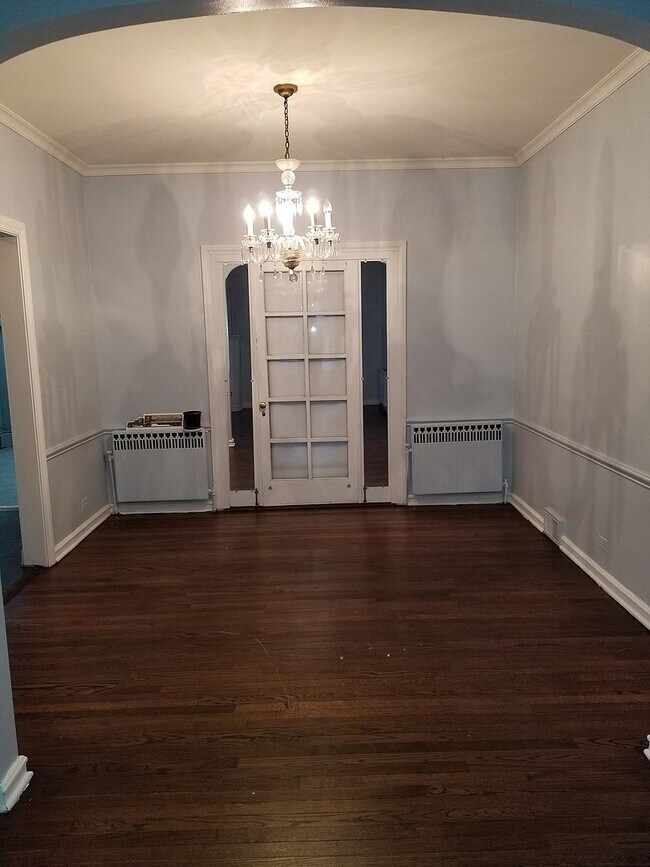 Building Photo - 6826 N Knox Ave