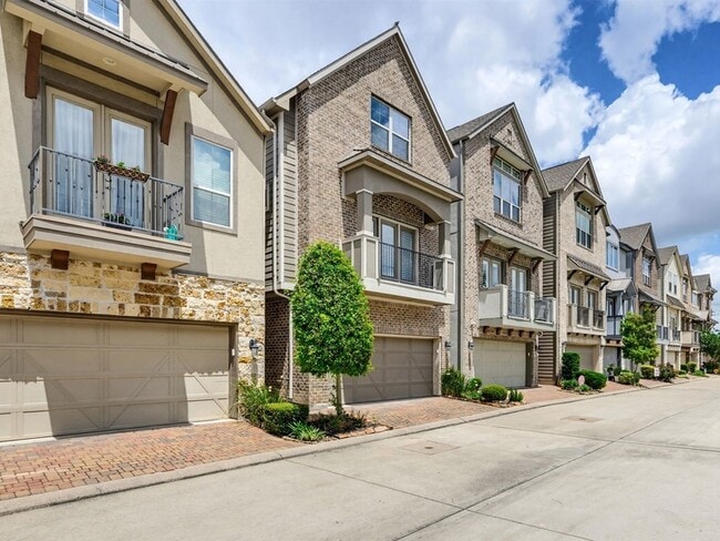 Building Photo - 8418 Oak Leaf Point Dr