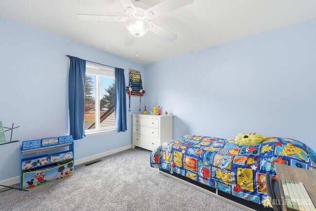 Building Photo - 10 Coventry Ct